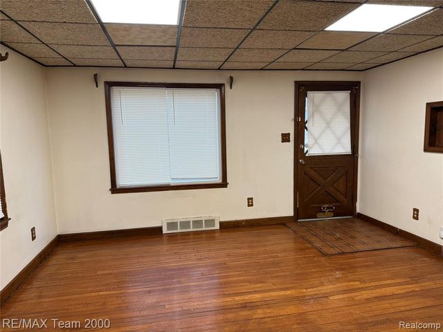 2801 Margaret Street, Melvindale, MI 48122