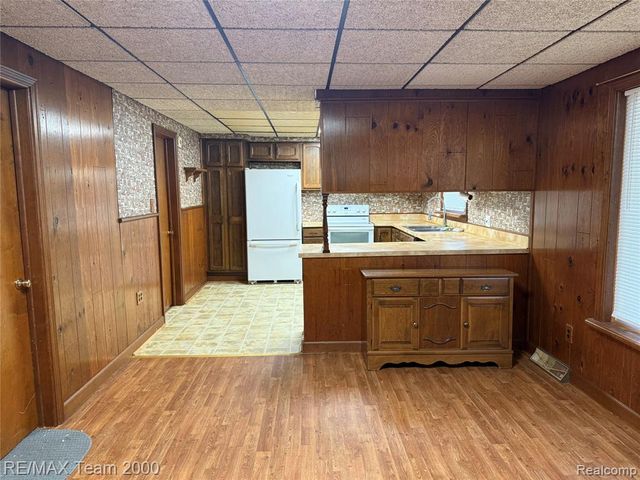 2801 Margaret Street, Melvindale, MI 48122