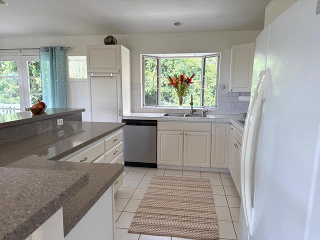 235 Keonekai Rd, Kihei, HI 96753