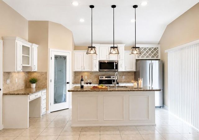 7713 N 40th Street, Mcallen, TX 78504