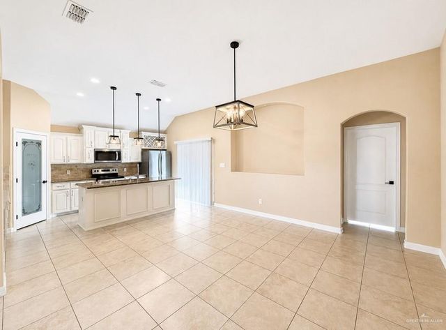 7713 N 40th Street, Mcallen, TX 78504