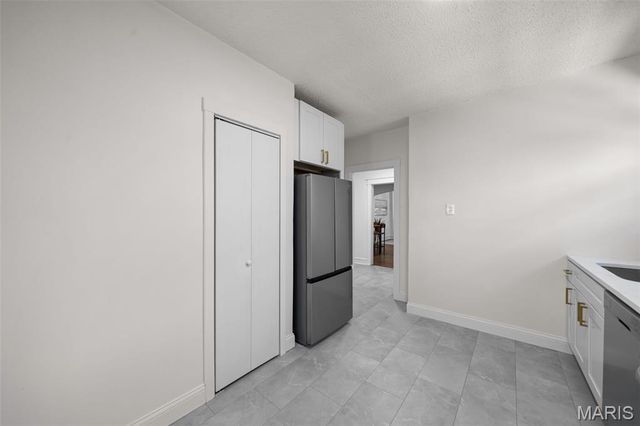 5006 Tholozan Avenue, St Louis, MO 63109