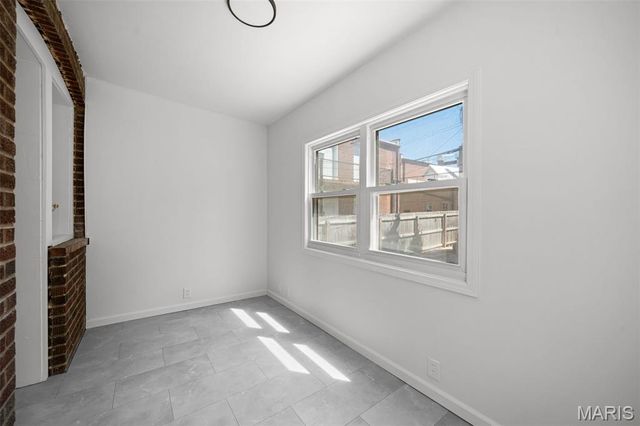 5006 Tholozan Avenue, St Louis, MO 63109