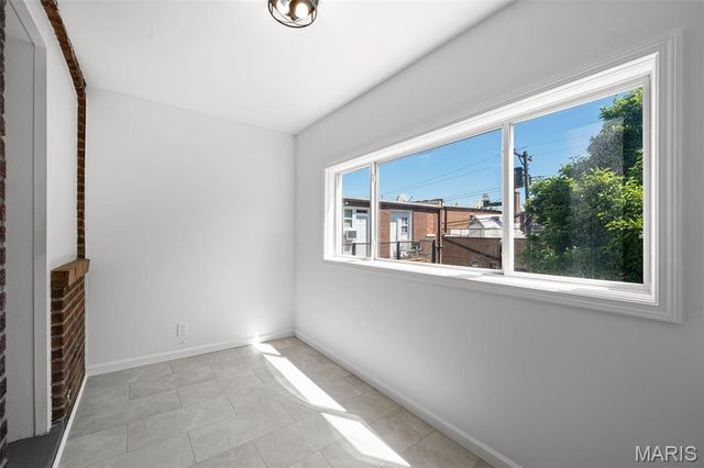 5006 Tholozan Avenue, St Louis, MO 63109