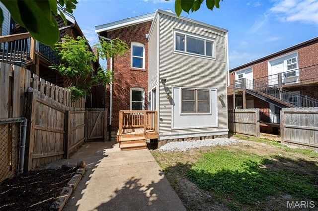 5006 Tholozan Avenue, St Louis, MO 63109