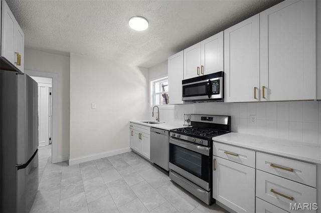 5006 Tholozan Avenue, St Louis, MO 63109