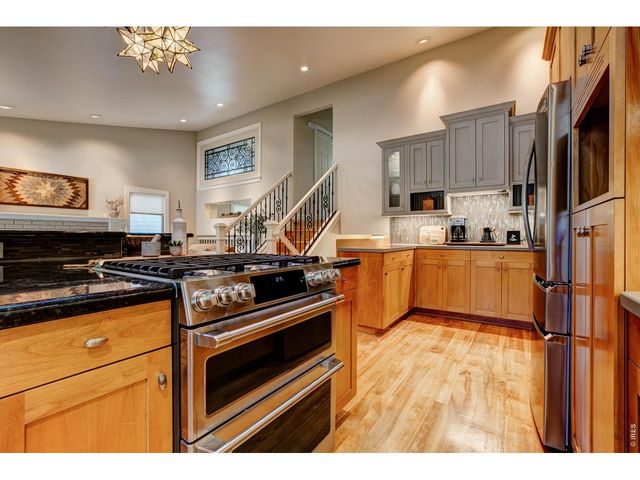 2213 Creekwood Dr, Fort Collins, CO 80525