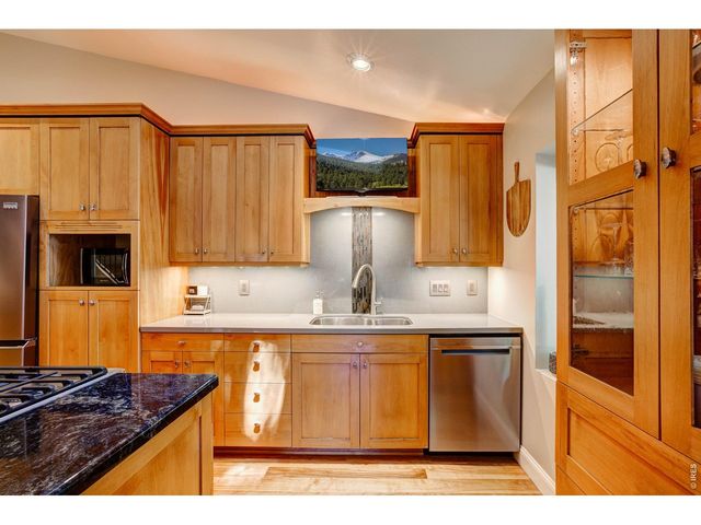 2213 Creekwood Dr, Fort Collins, CO 80525
