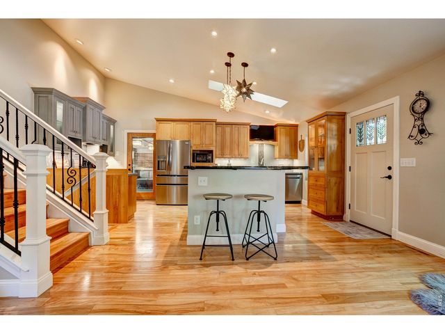2213 Creekwood Dr, Fort Collins, CO 80525