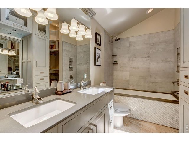 2213 Creekwood Dr, Fort Collins, CO 80525