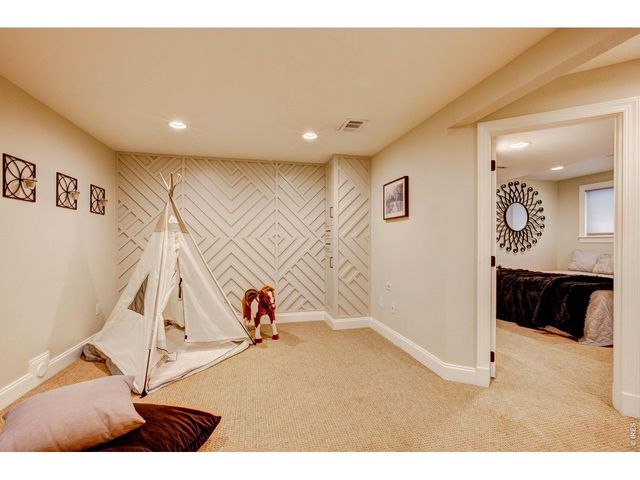 2213 Creekwood Dr, Fort Collins, CO 80525