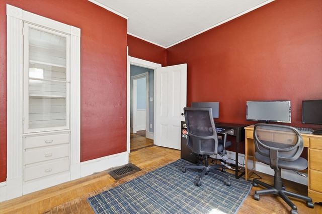 410 Cohannet St, Taunton, MA 02780