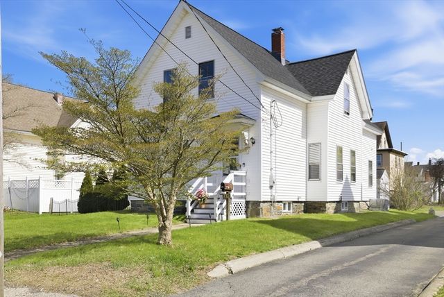 410 Cohannet St, Taunton, MA 02780