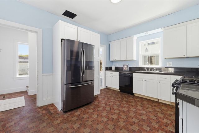 410 Cohannet St, Taunton, MA 02780