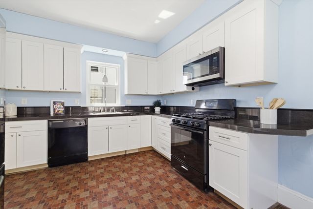 410 Cohannet St, Taunton, MA 02780