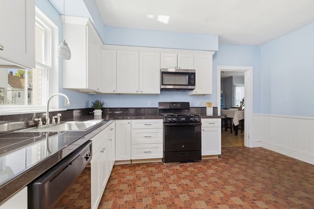 410 Cohannet St, Taunton, MA 02780