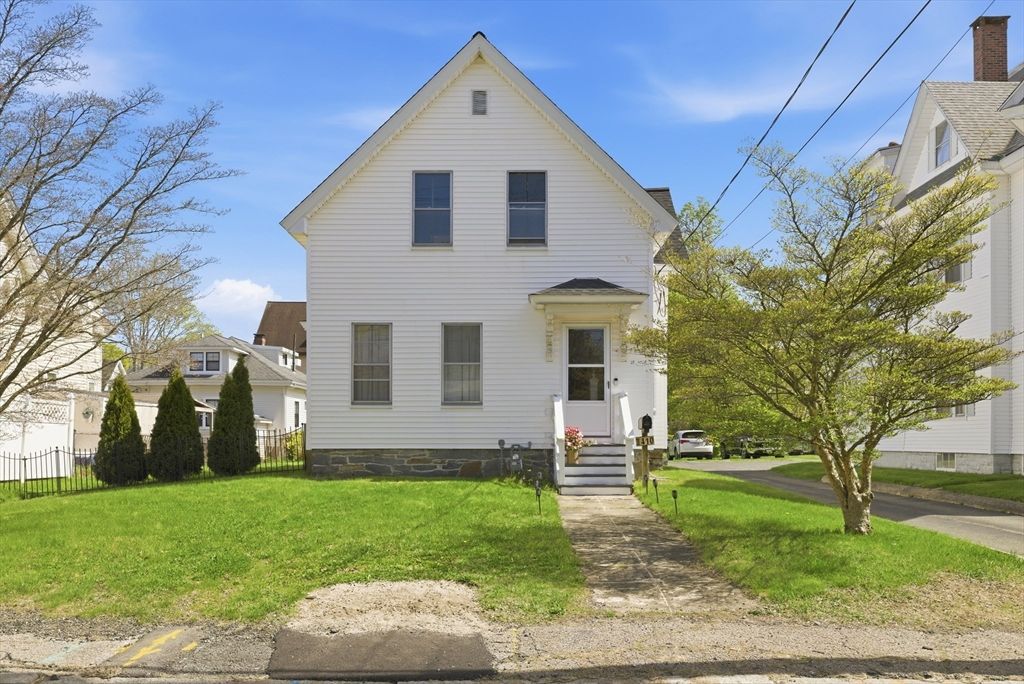 410 Cohannet St, Taunton, MA 02780