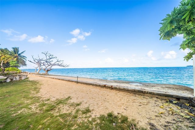 53-043 Kamehameha Highway, Hauula, HI 96717