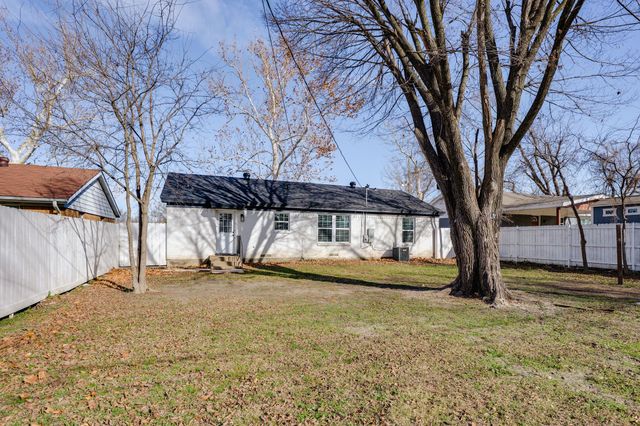 2824 Lockhart Avenue, Dallas, TX 75228