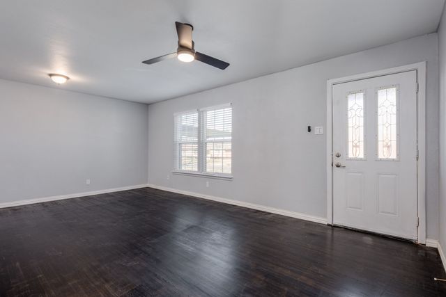 2824 Lockhart Avenue, Dallas, TX 75228