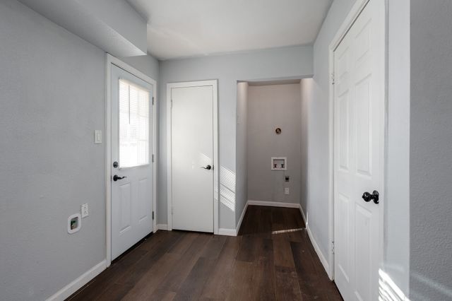 2824 Lockhart Avenue, Dallas, TX 75228
