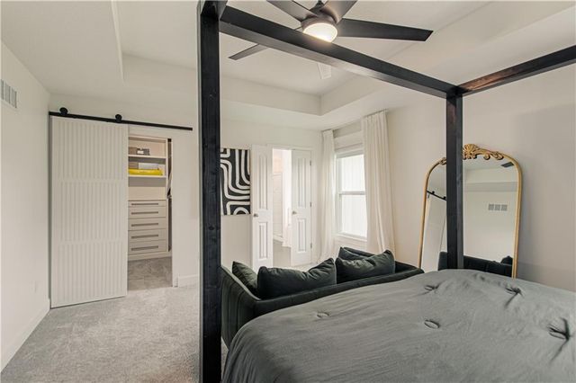11727 N Laurel Avenue, Kansas City, MO 64157