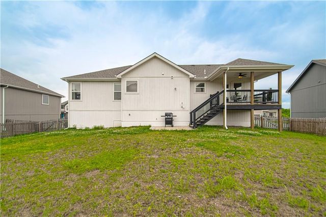 11727 N Laurel Avenue, Kansas City, MO 64157