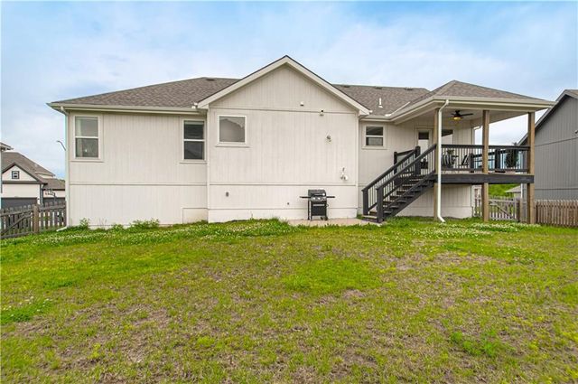 11727 N Laurel Avenue, Kansas City, MO 64157