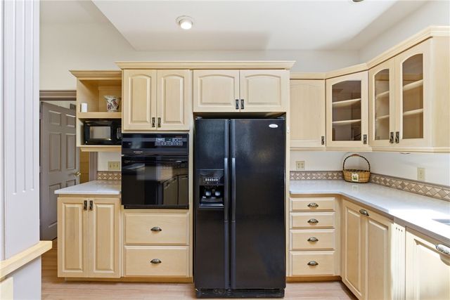 402 E Spring Street, Fayetteville, AR 72701