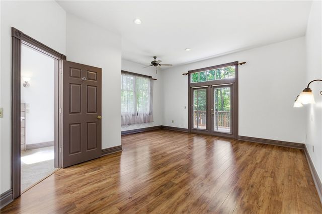 402 E Spring Street, Fayetteville, AR 72701