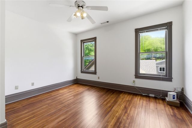 402 E Spring Street, Fayetteville, AR 72701