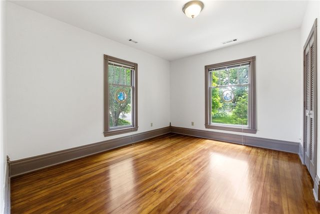 402 E Spring Street, Fayetteville, AR 72701