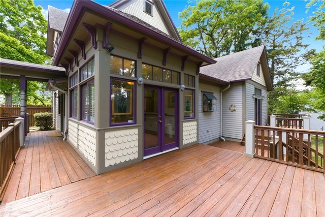 402 E Spring Street, Fayetteville, AR 72701