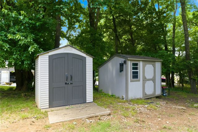 402 E Spring Street, Fayetteville, AR 72701