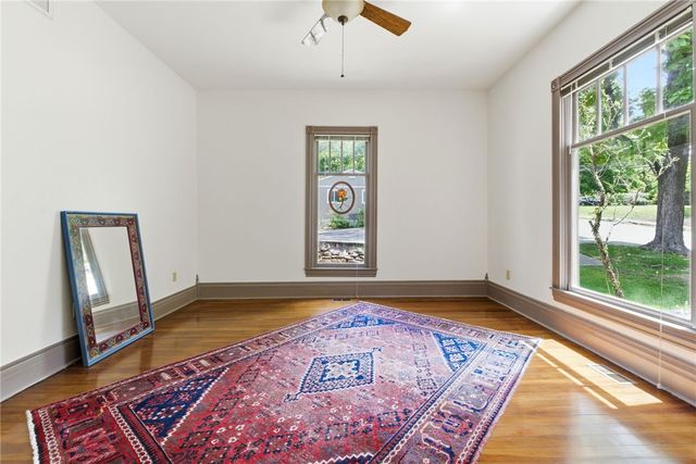 402 E Spring Street, Fayetteville, AR 72701