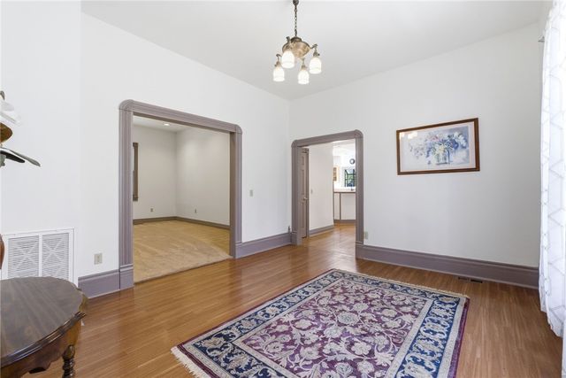 402 E Spring Street, Fayetteville, AR 72701