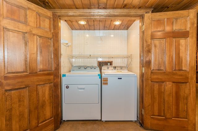 16 Westmont Cir, Shrewsbury, MA 01545