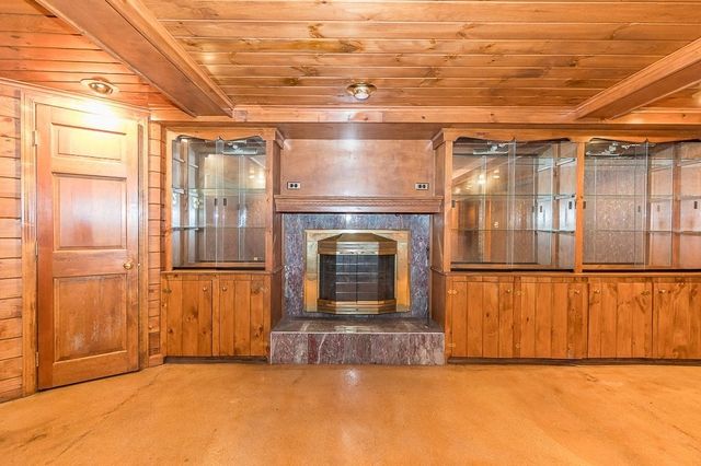 16 Westmont Cir, Shrewsbury, MA 01545
