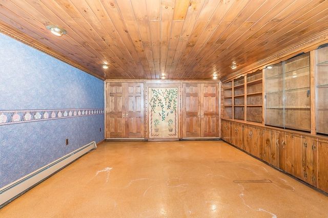 16 Westmont Cir, Shrewsbury, MA 01545