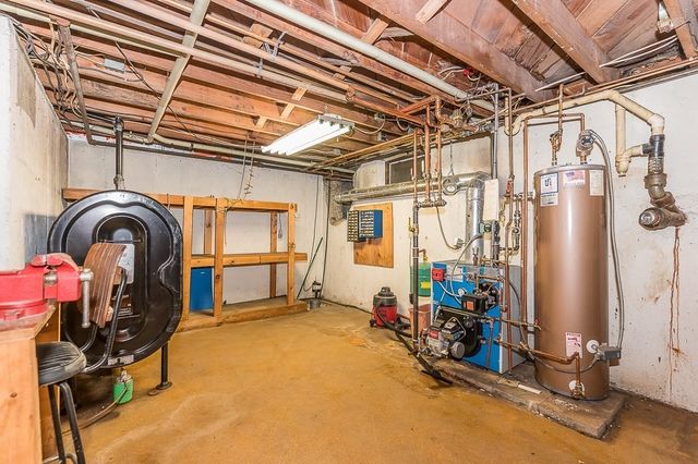 16 Westmont Cir, Shrewsbury, MA 01545