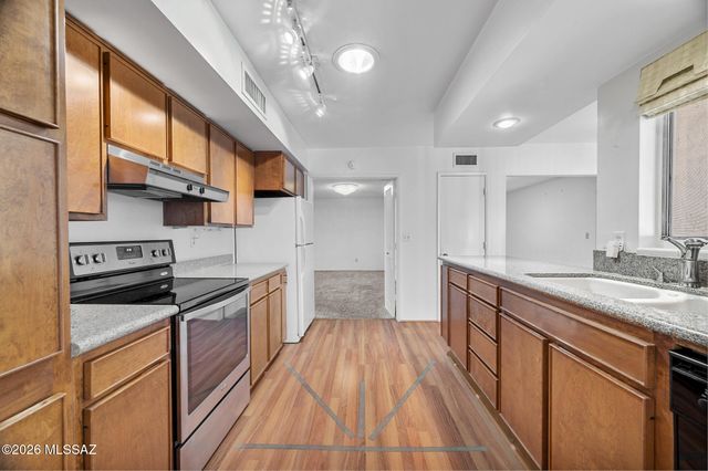 624 N Abrego Drive, Green Valley, AZ 85614