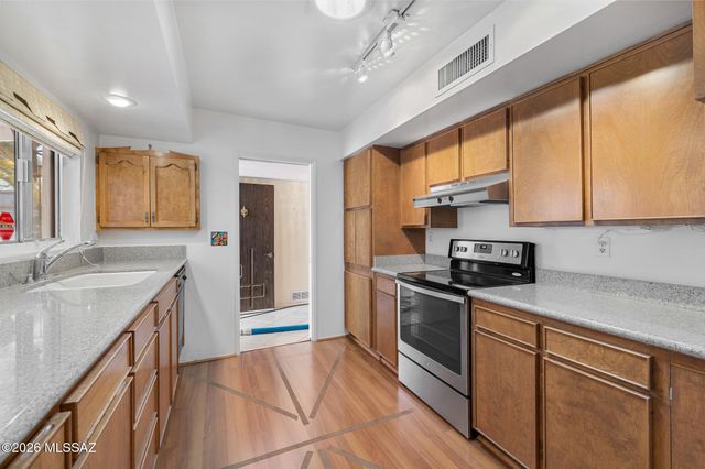 624 N Abrego Drive, Green Valley, AZ 85614