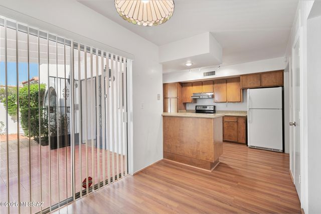 624 N Abrego Drive, Green Valley, AZ 85614