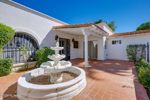 624 N Abrego Drive, Green Valley, AZ 85614