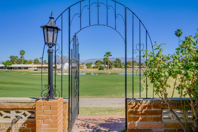 624 N Abrego Drive, Green Valley, AZ 85614