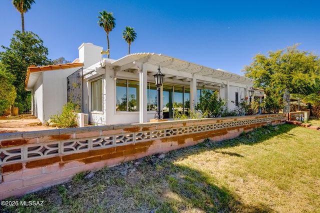 624 N Abrego Drive, Green Valley, AZ 85614