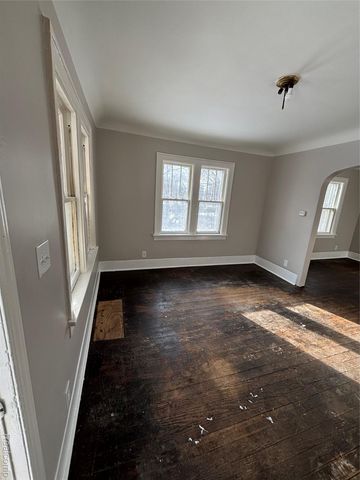 1114 Christopher Street, Flint, MI 48503