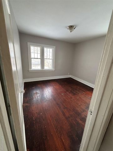 1114 Christopher Street, Flint, MI 48503