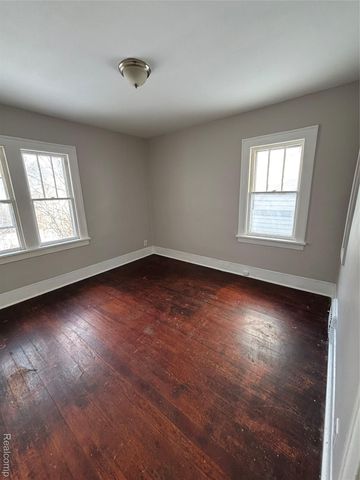 1114 Christopher Street, Flint, MI 48503