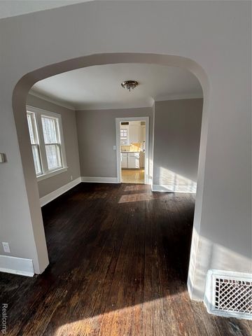 1114 Christopher Street, Flint, MI 48503